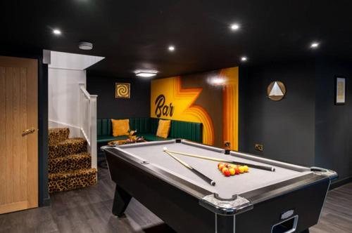Ultimate Glam, Vintage Pad. Cool 70s Bar. Casa de Férias